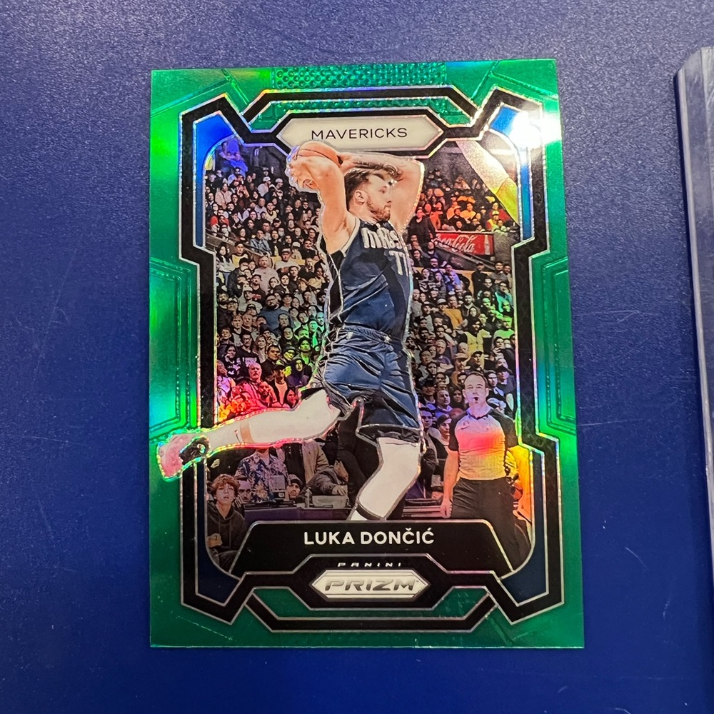 2023-24 Panini Prizm Green Prizm Luka Doncic  #110
